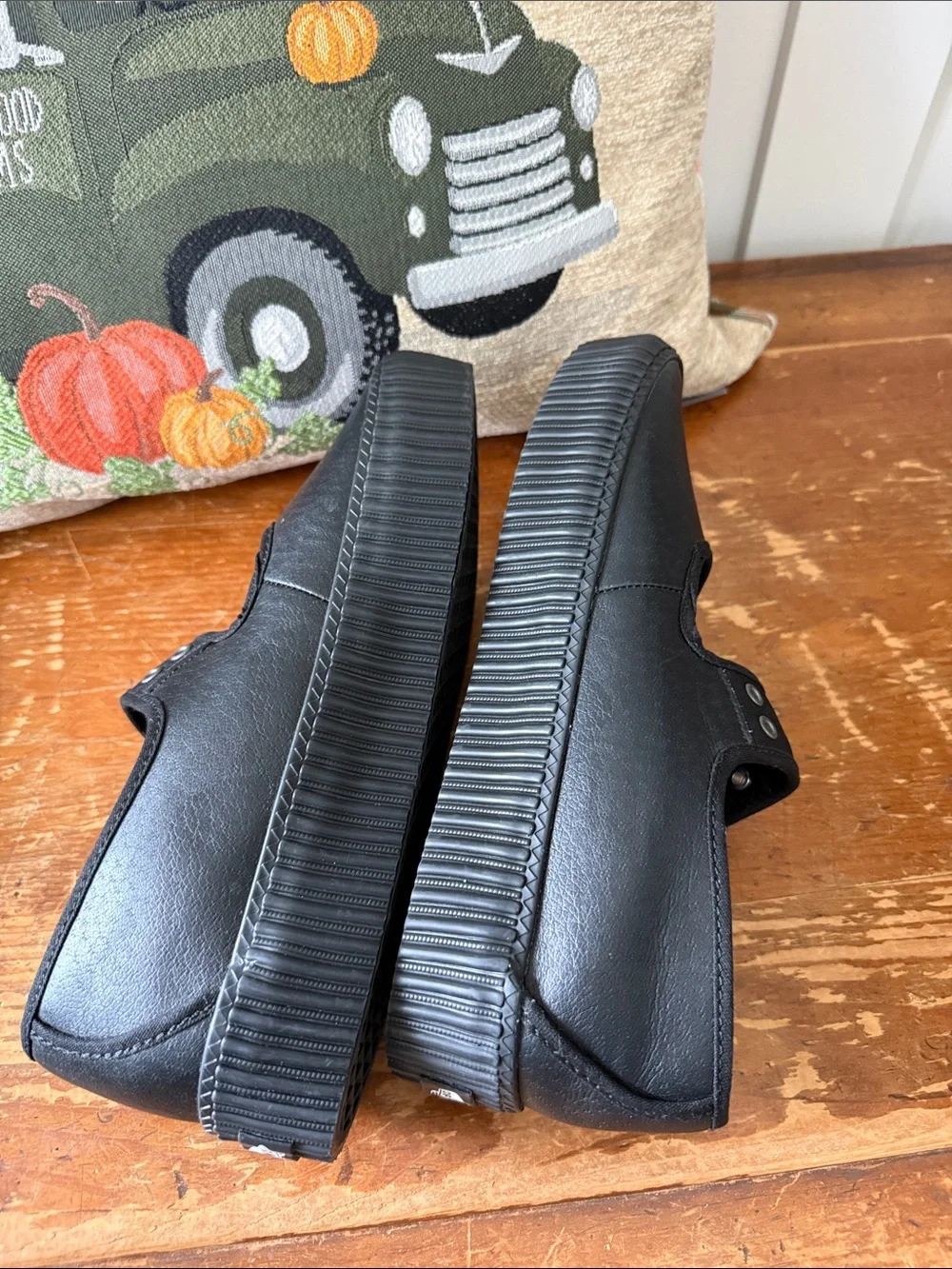 NWOT: Vans Mary Jane Platform Creepers black🖤 W9